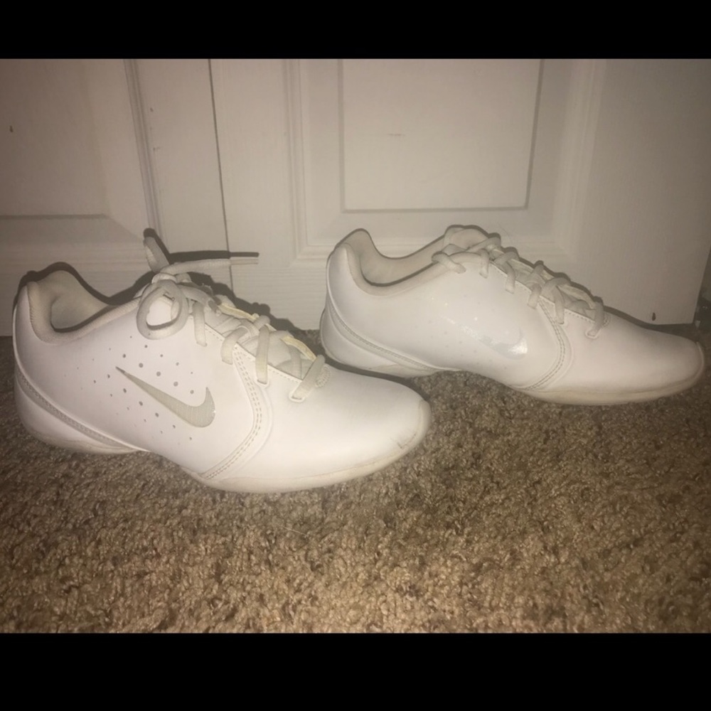 Nike women’s cheer shoes